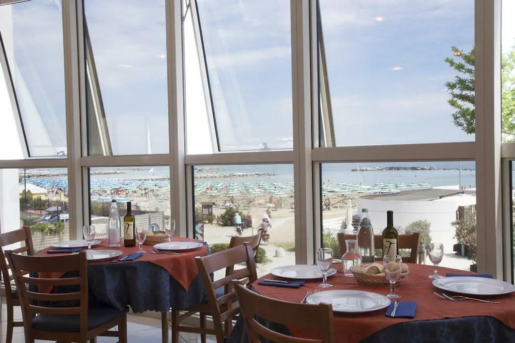 Hotel Alexander San Mauro Mare 3*,
